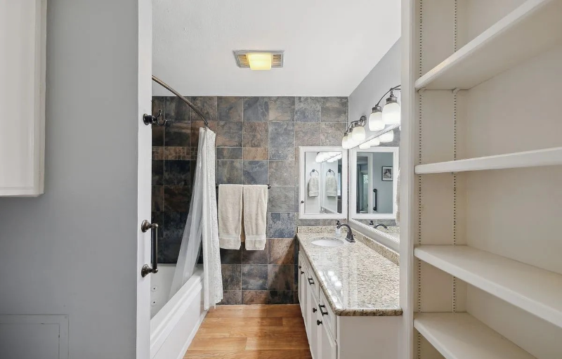 102 Ruelle #107A - Photo 4 of 20