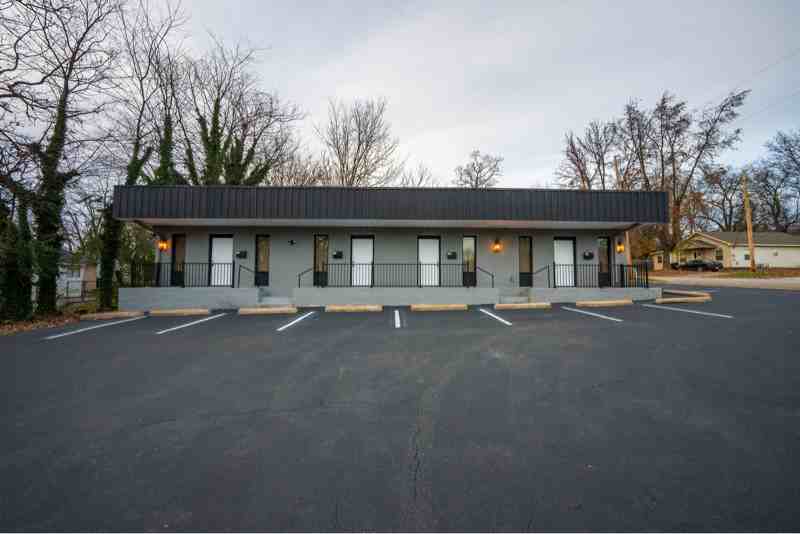 175 East Charles Street - Photo 3 of 10