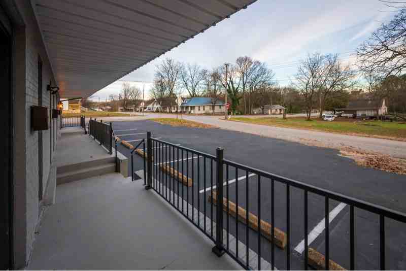 185 East Charles Street - Photo 2 of 10