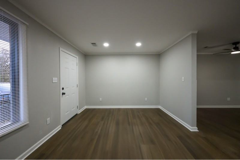 185 East Charles Street - Photo 4 of 10