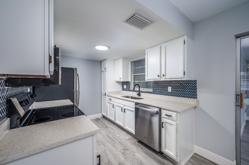 308 55th Street West - Photo 3 of 20