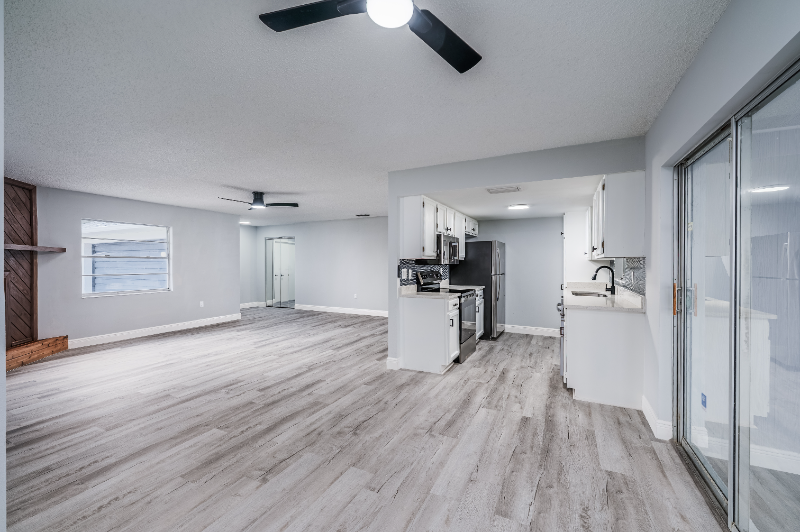 308 55th Street West - Photo 5 of 20