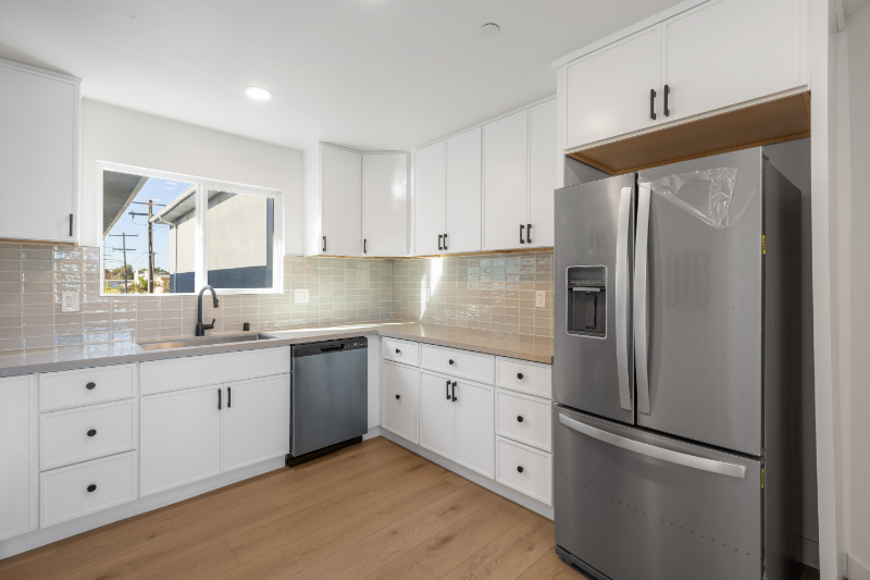 3724 Acacia St - Photo 4 of 23