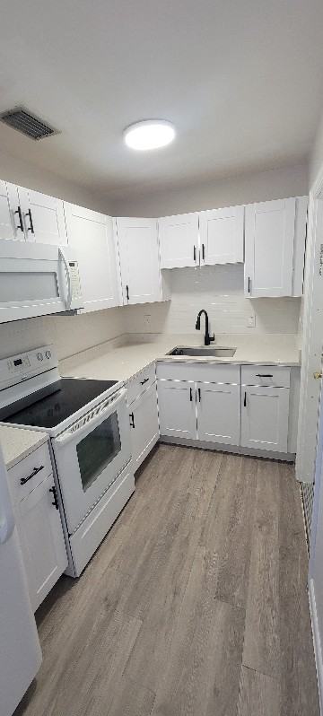 8103 Agress Avenue - Photo 3 of 13