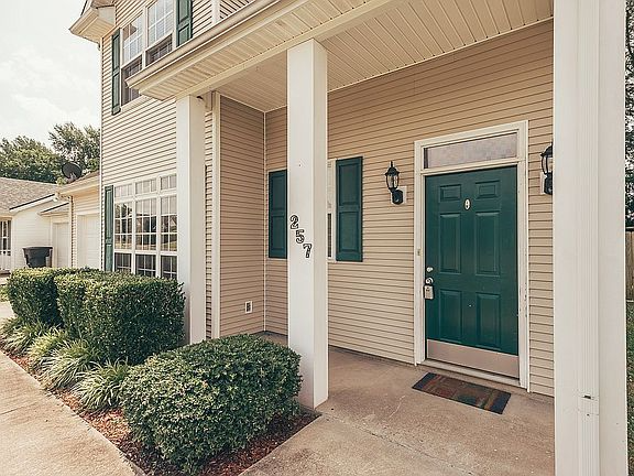 257 Meigs Drive - Photo 2 of 12