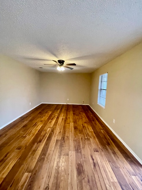 2632 Colonial Avenue #D - Photo 2 of 8