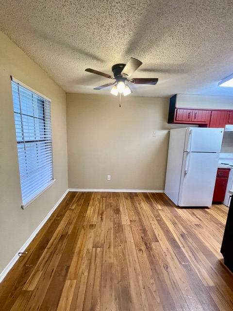 2632 Colonial Avenue #D - Photo 3 of 8