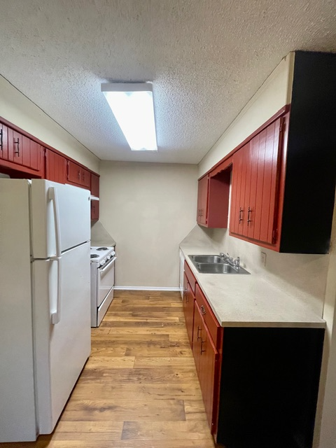 2632 Colonial Avenue #D - Photo 4 of 8