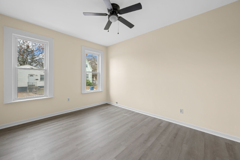 4935 Hummelsheim Avenue - Photo 6 of 20