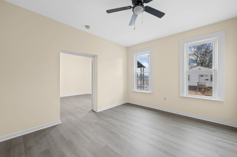 4935 Hummelsheim Avenue - Photo 7 of 20