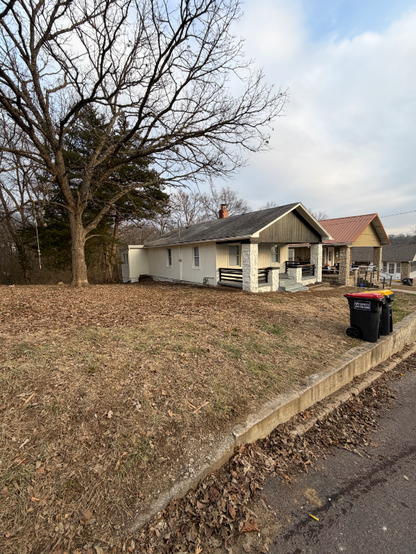 103 North Francis Street - Photo 3 of 19