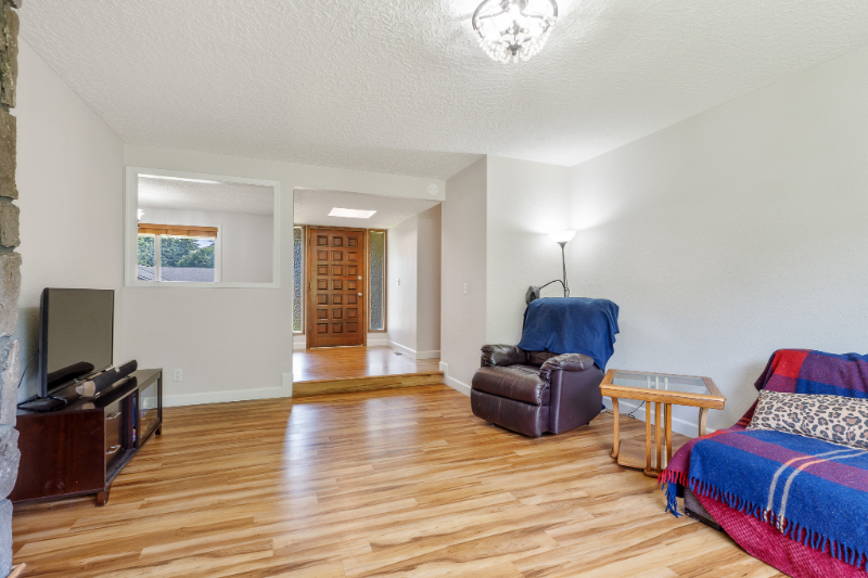 9423 Northeast Woodridge Street - Photo 2 of 20