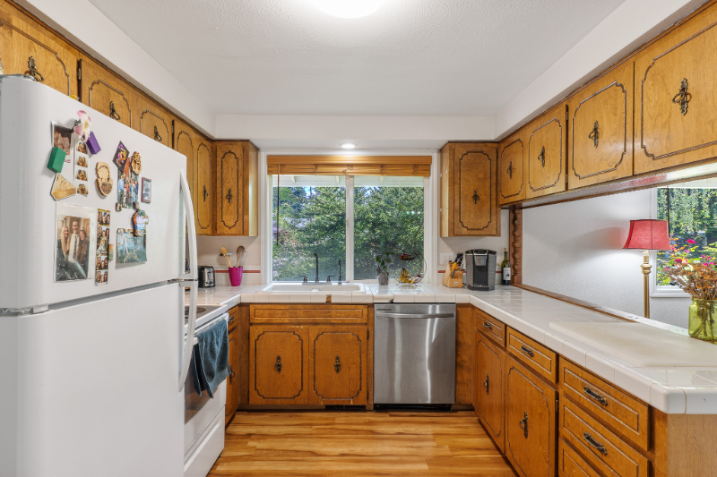 9423 Northeast Woodridge Street - Photo 6 of 20