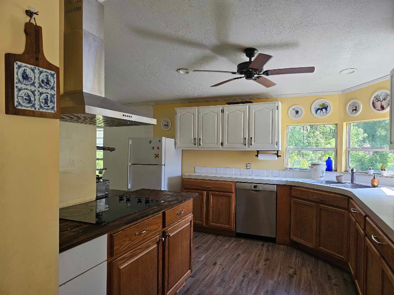 4194 284th Street - Photo 2 of 8