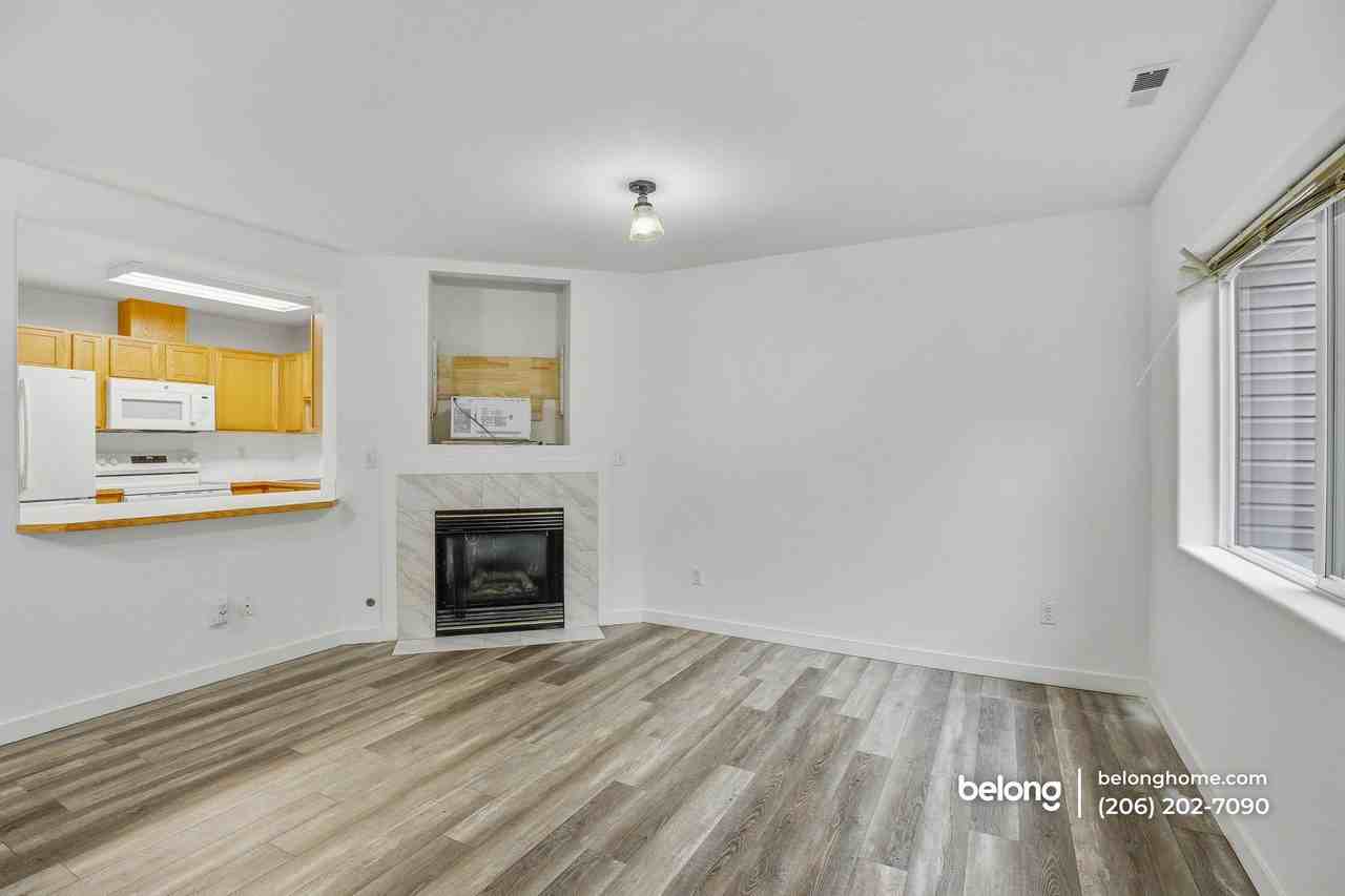 2525 S 288th St #3 - Photo 4 of 16