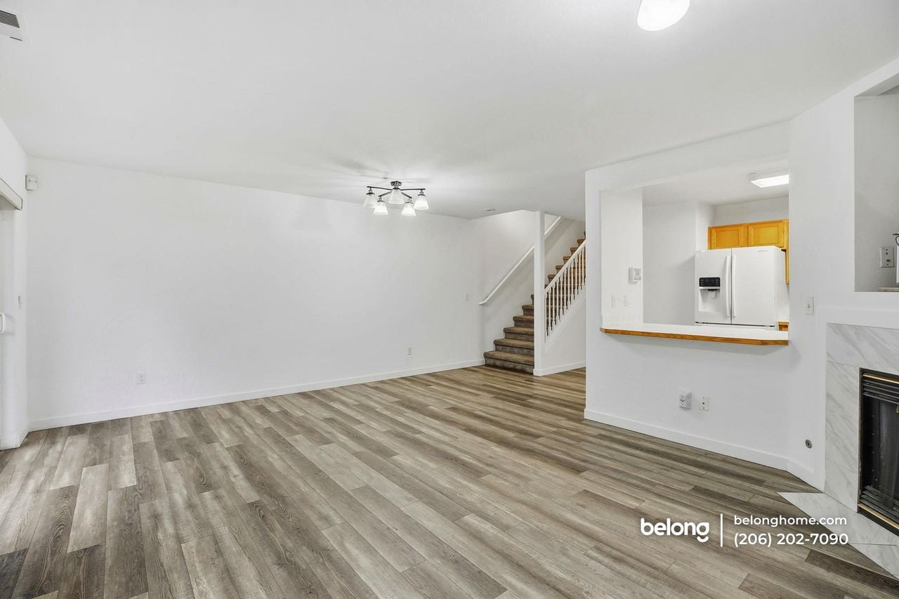 2525 S 288th St #3 - Photo 5 of 16