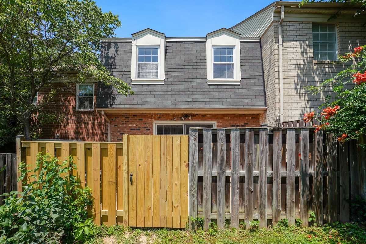 838 College Parkway - Photo 2 of 30