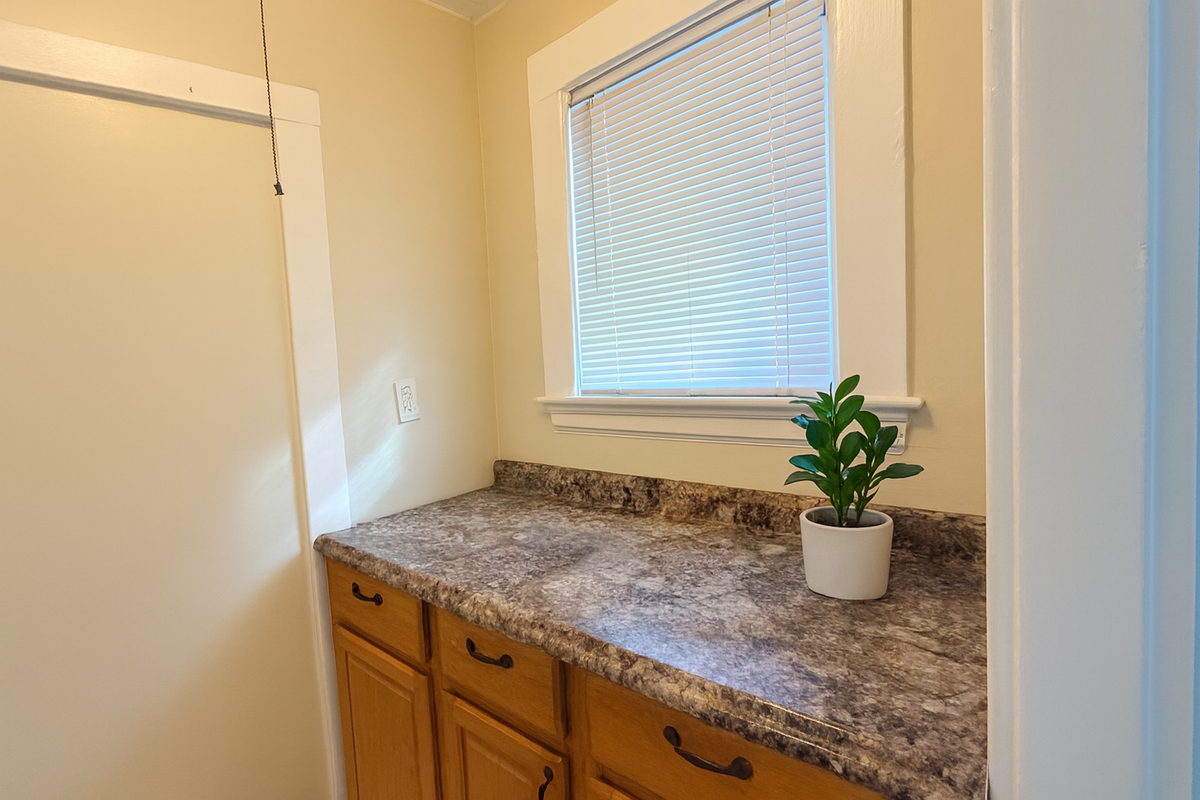 183 Willis Avenue ##2 - Photo 2 of 11