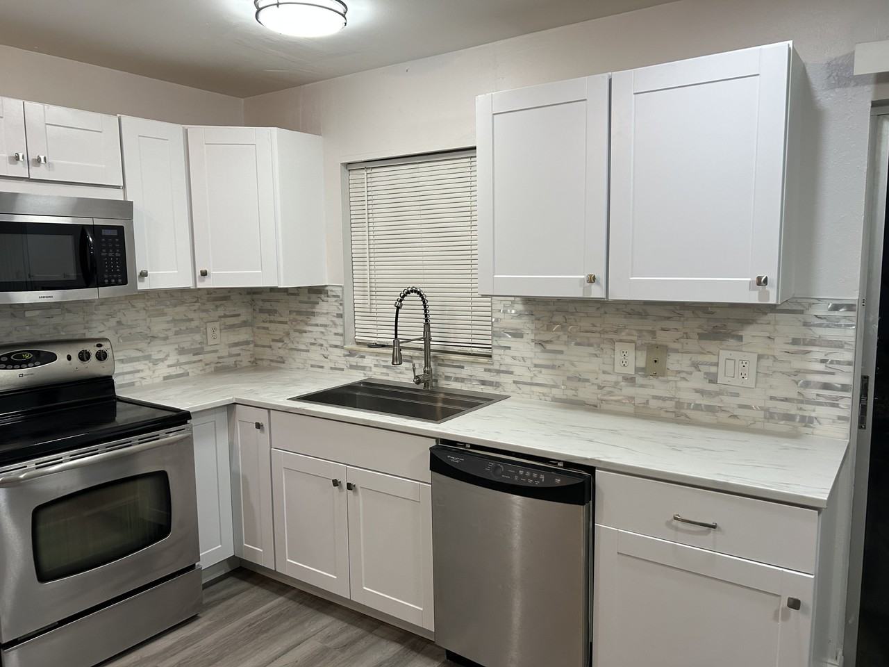 413 Ne 24th Pl #413 - Photo 7 of 15