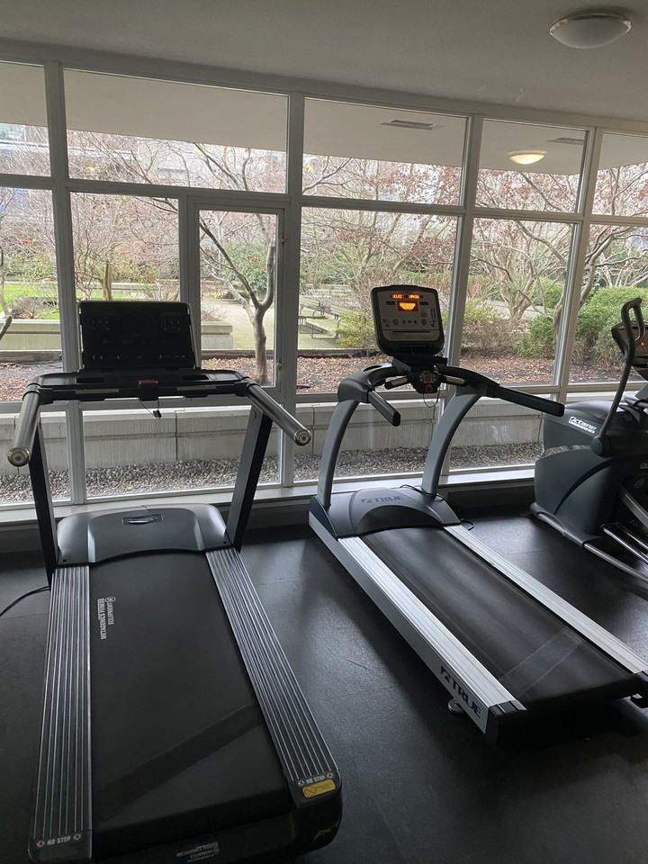 888 Carnarvon Street - Photo 6 of 29