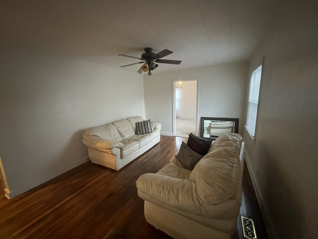 2727 Stratford Dr #NA - Photo 2 of 17