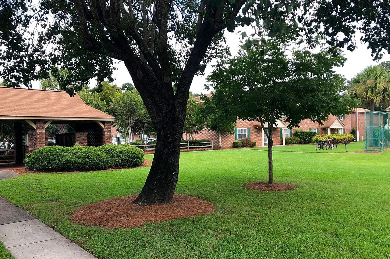 101 Elmwood Drive #H - Photo 3 of 13