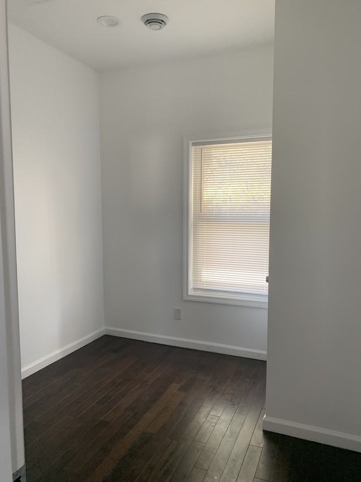 1415 Peck Street #4 - Photo 6 of 9