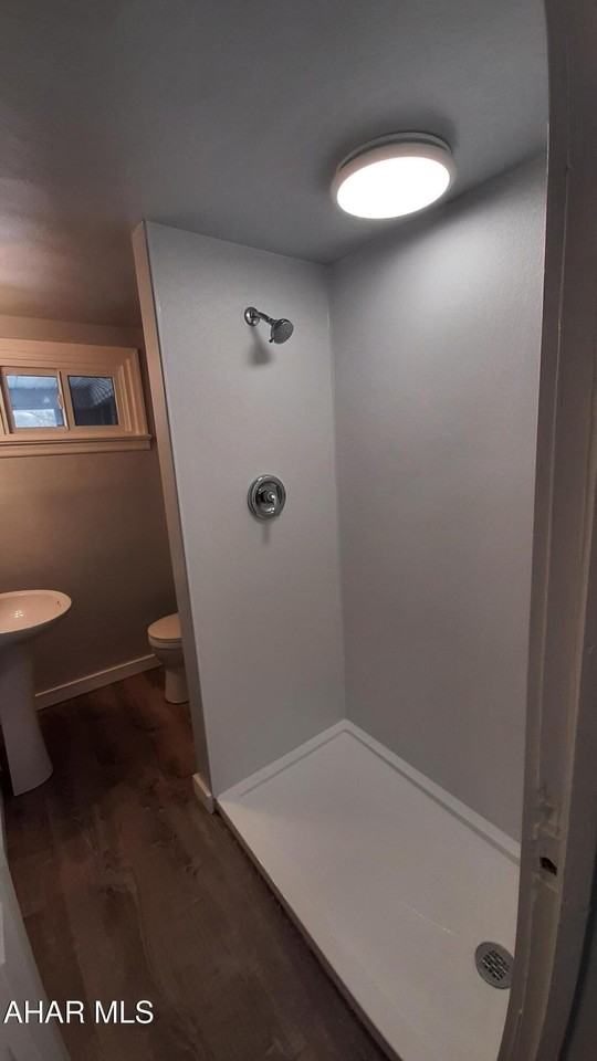 314 Pennsylvania Avenue - Photo 4 of 15