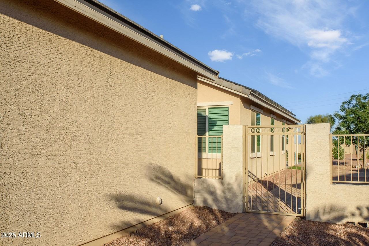 41769 West Canasta Lane - Photo 3 of 50