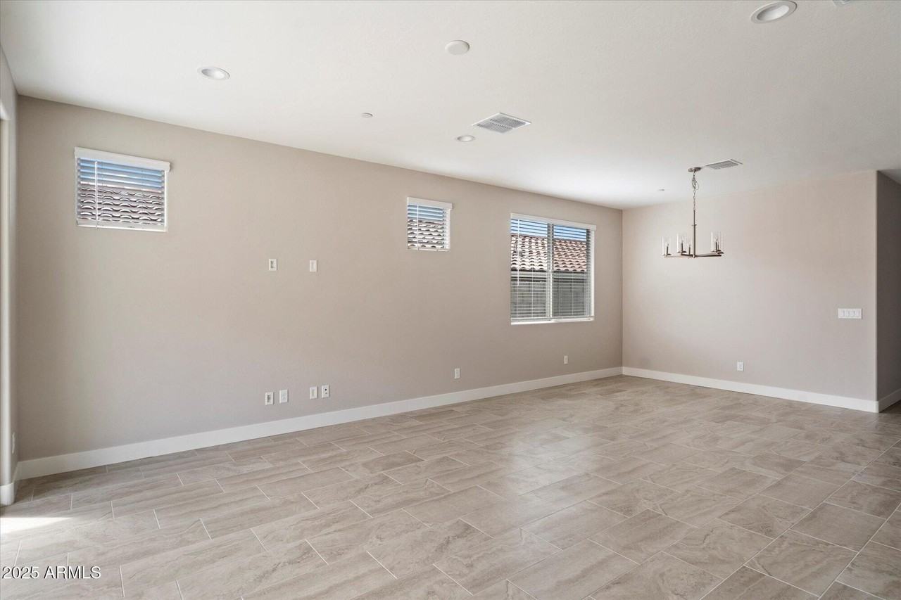 32017 North 117th Avenue - Photo 3 of 39