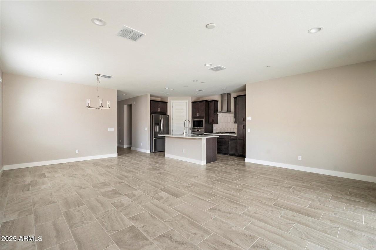 32017 North 117th Avenue - Photo 5 of 39