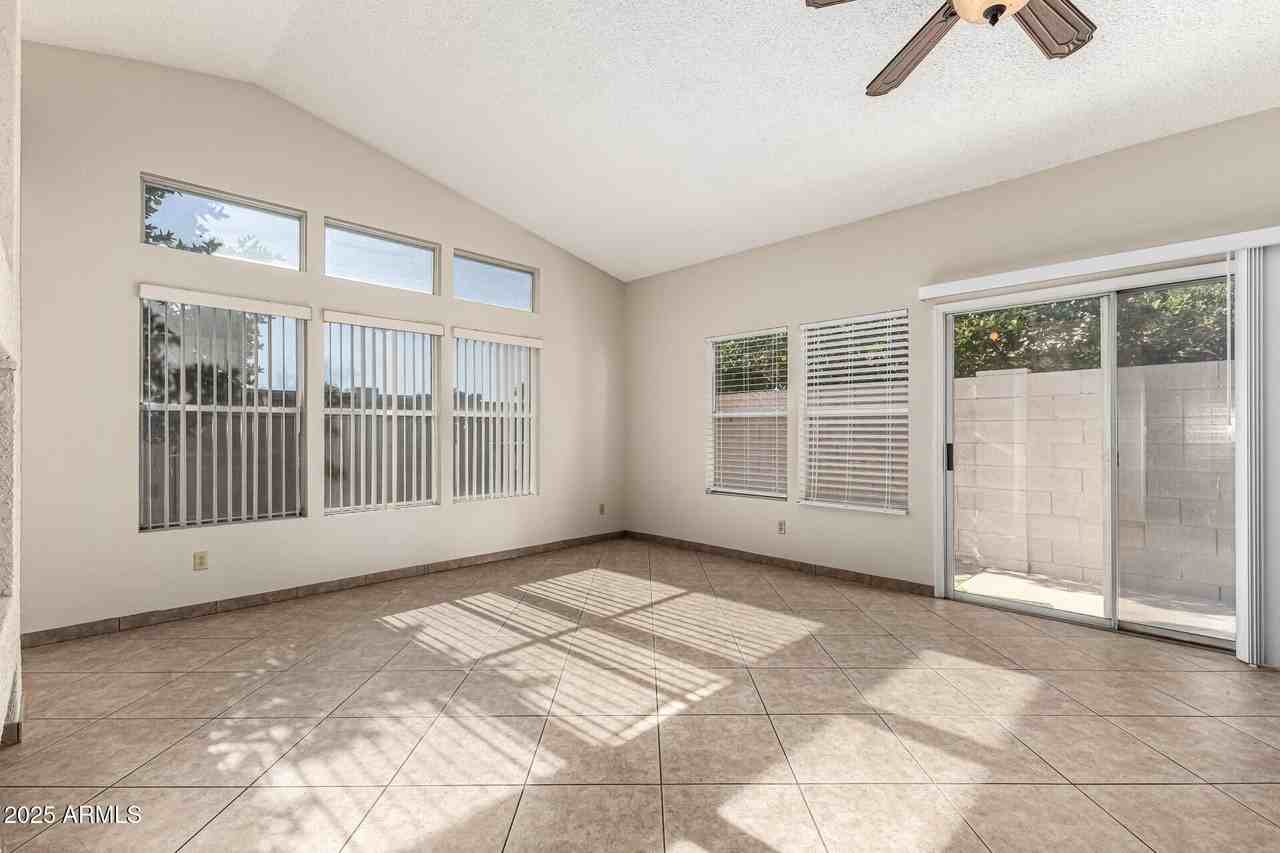 8829 East Riviera Drive - Photo 5 of 26