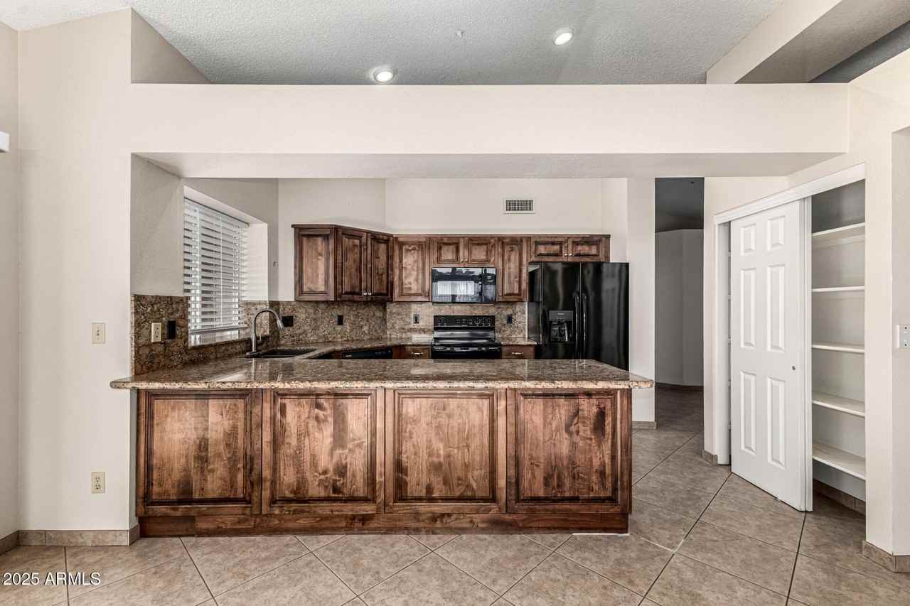 8829 East Riviera Drive - Photo 7 of 26