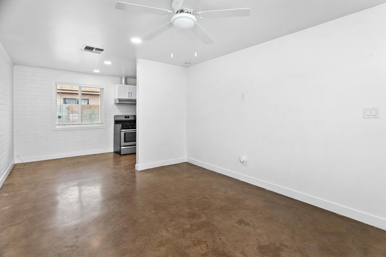 1646 East Mckinley Street #2 - Photo 5 of 24