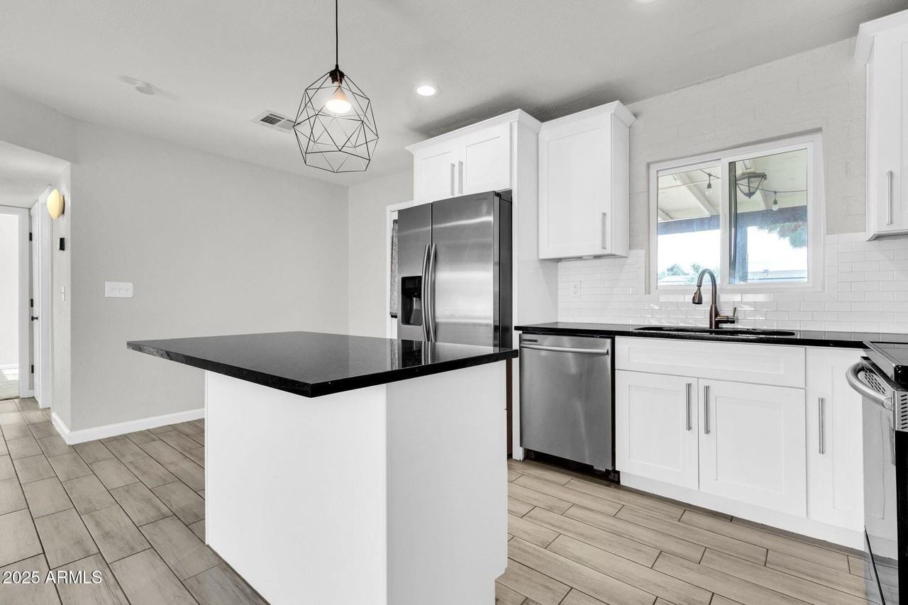 449 East Harmony Avenue - Photo 7 of 30