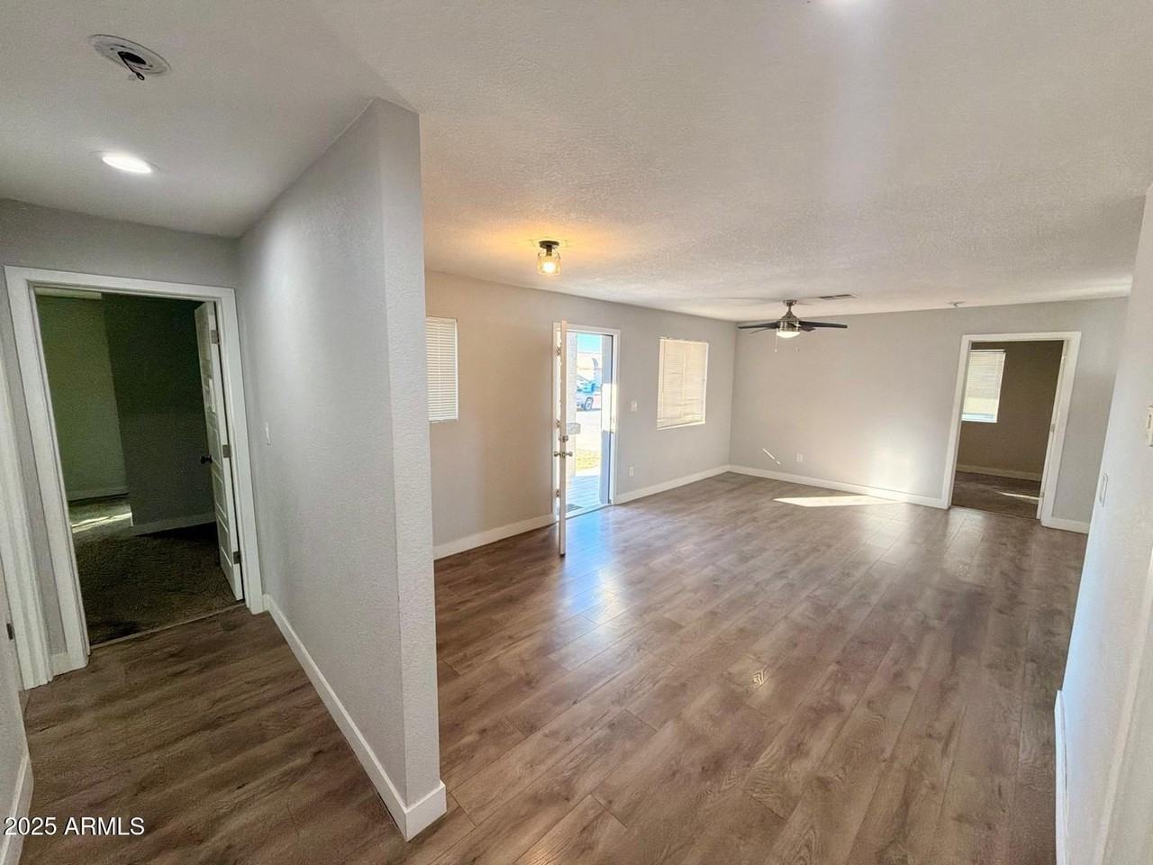 2002 East Saint Anne Avenue - Photo 2 of 12