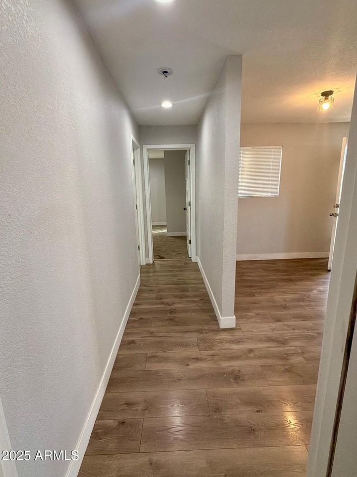 2002 East Saint Anne Avenue - Photo 7 of 12