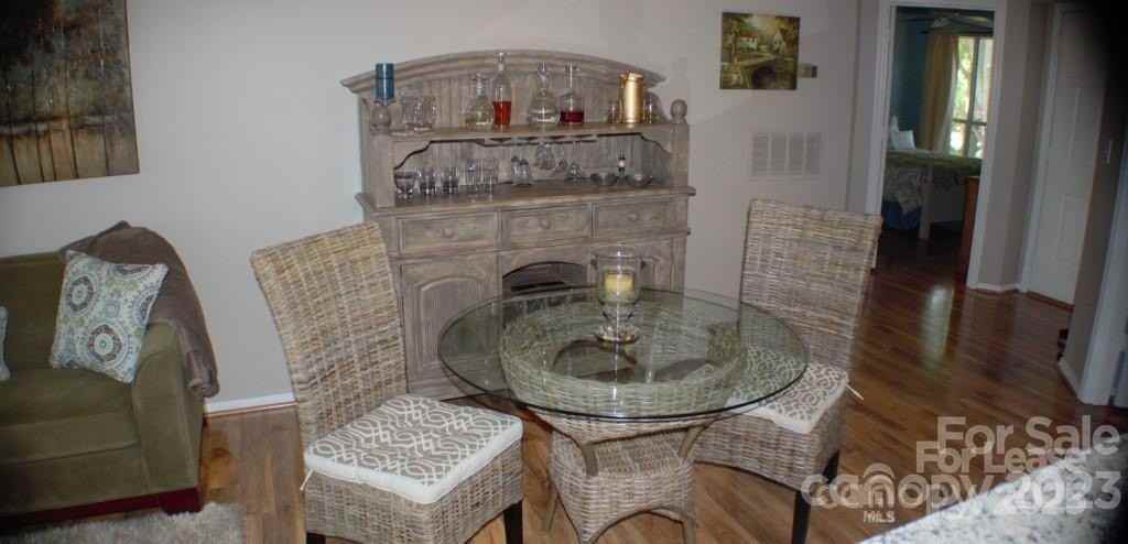 218 Northwest Drive - Photo 3 of 14