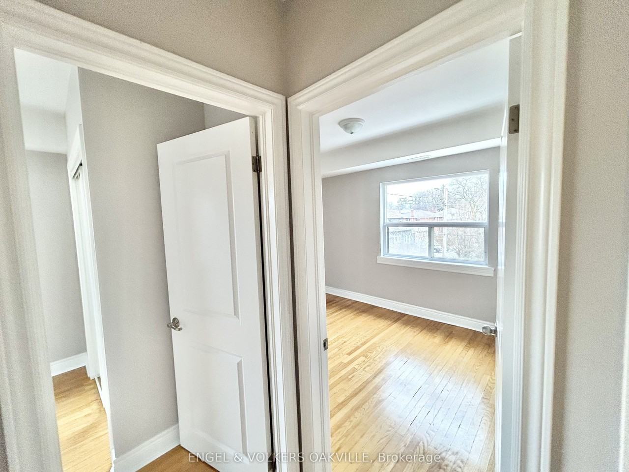 15 Thirty Third Street - Photo 4 of 8