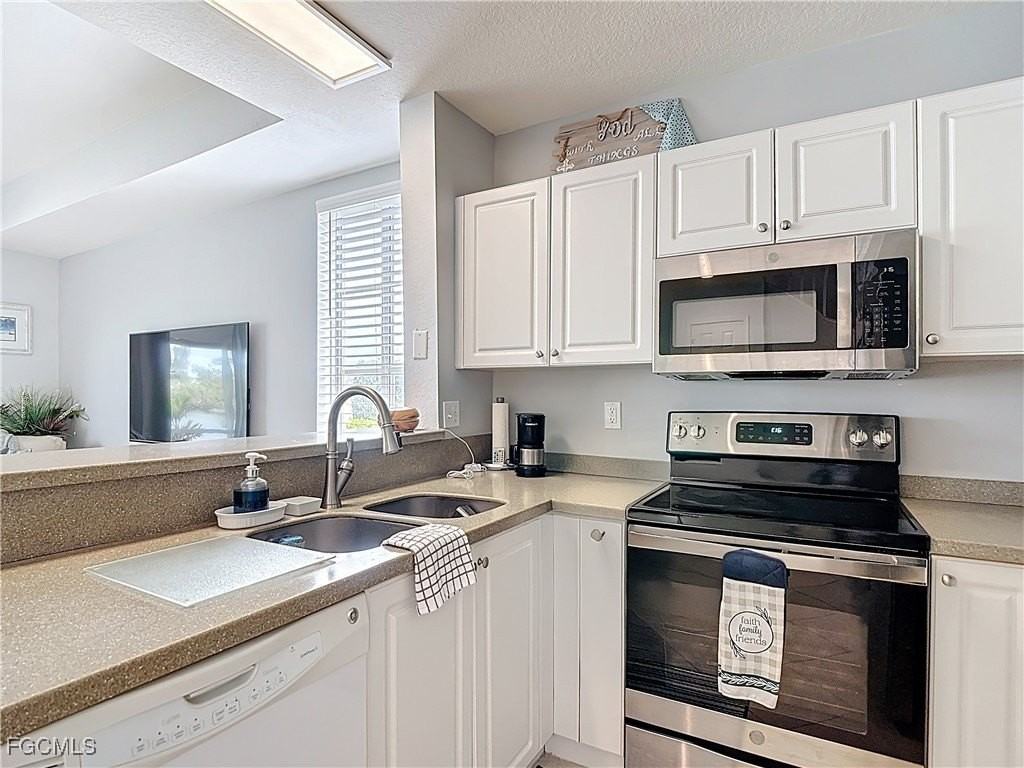 13140 Broadhurst Loop #306 - Photo 7 of 36