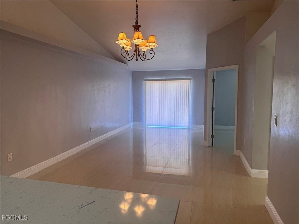 1003 Country Club Boulevard - Photo 2 of 15