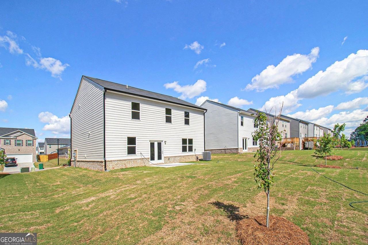 568 Whitman Ln - Photo 4 of 34