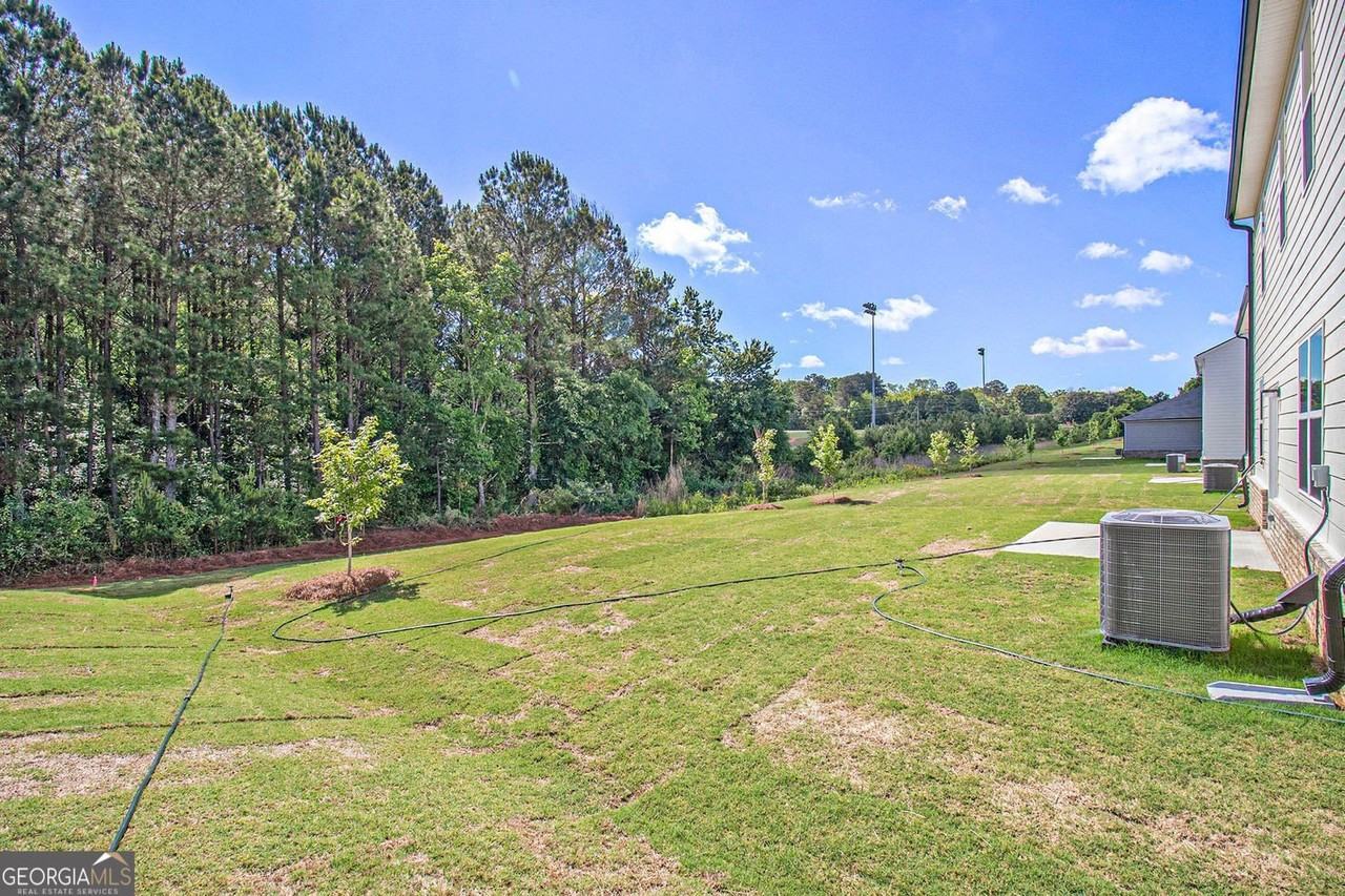 568 Whitman Ln - Photo 7 of 34