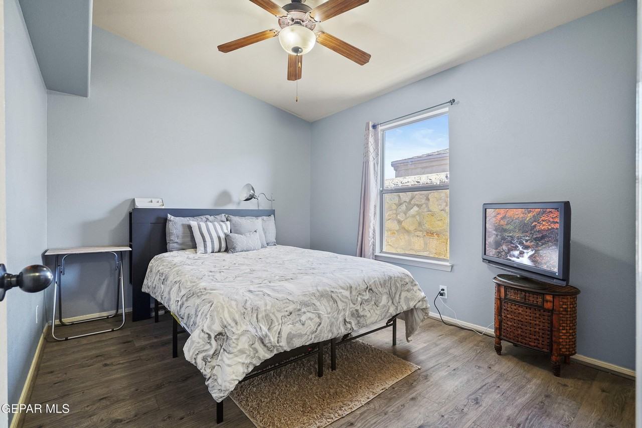 14351 Spanish Point Drive - Photo 7 of 31