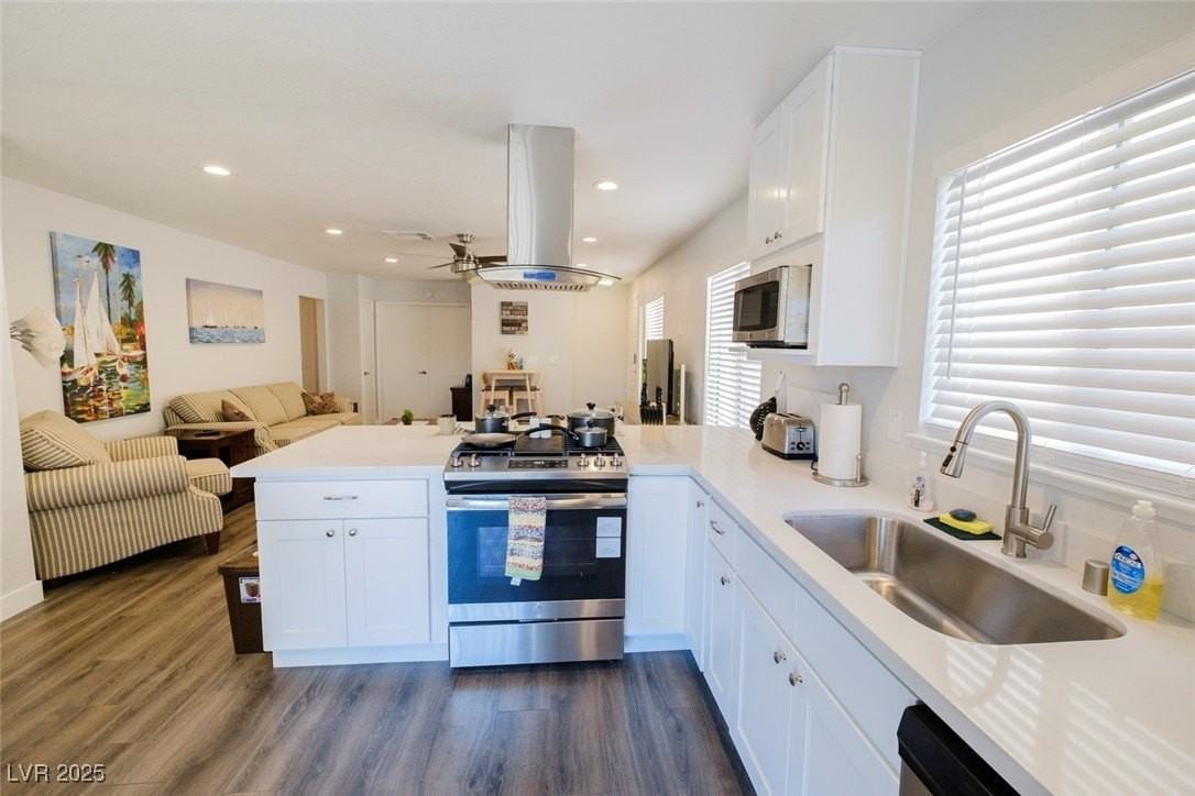 1725 Duarte Drive - Photo 7 of 33