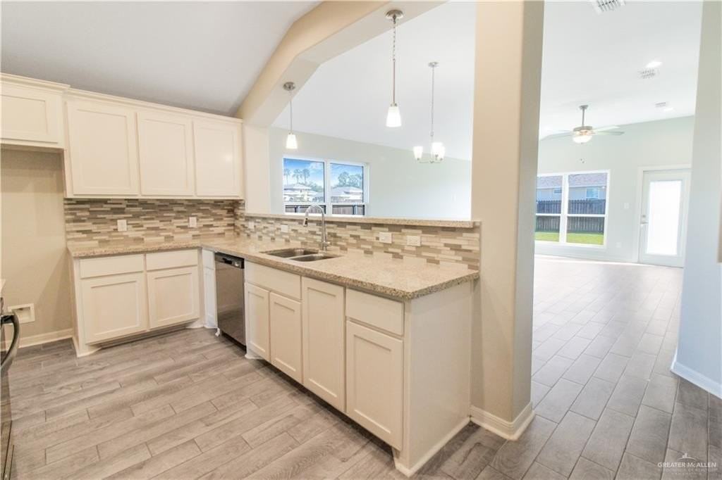 3912 N Rye Cir - Photo 3 of 12