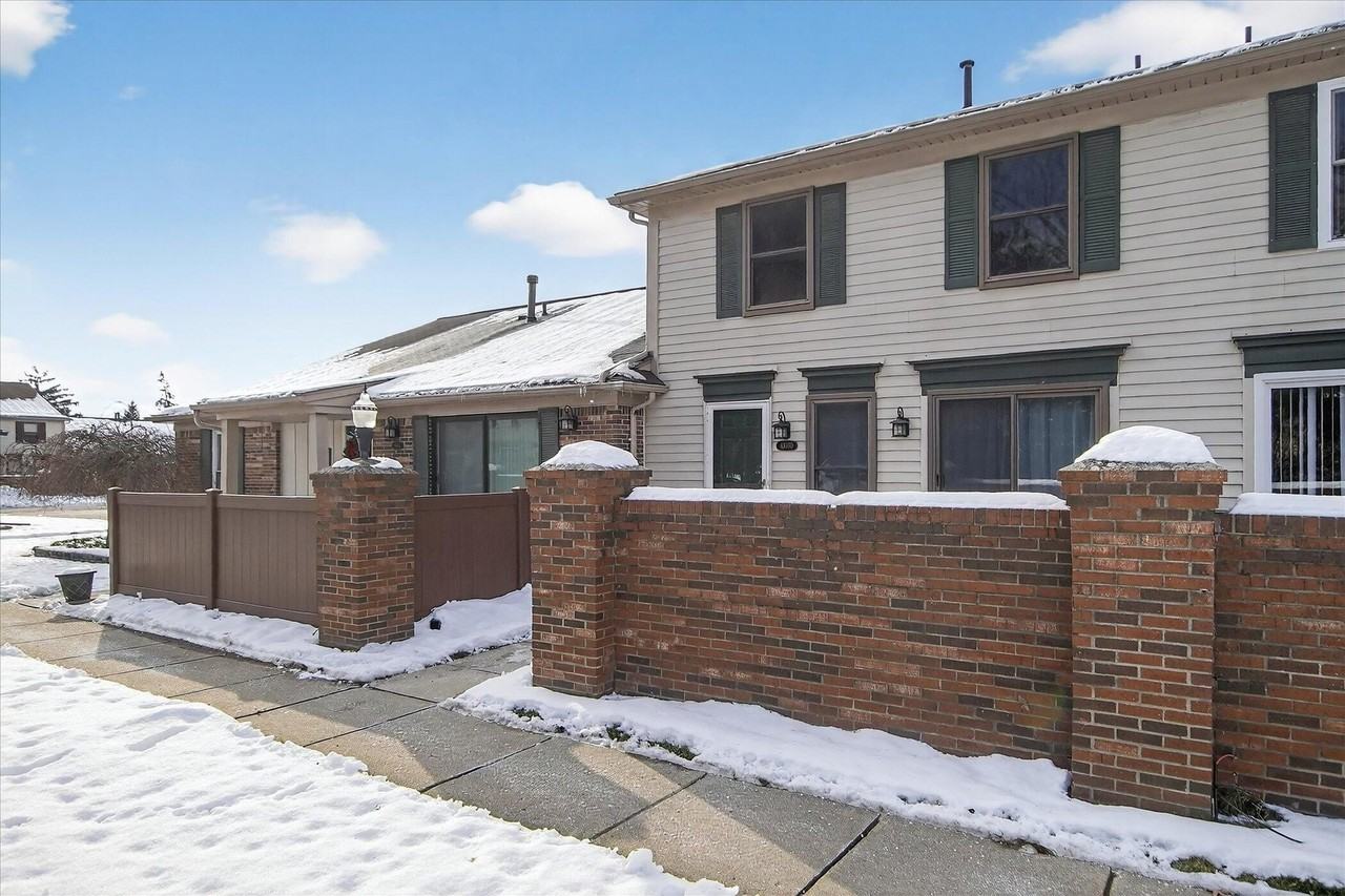 41070 Southwind Drive #92 - Photo 3 of 32