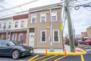 featured image of 814 28th Street #2