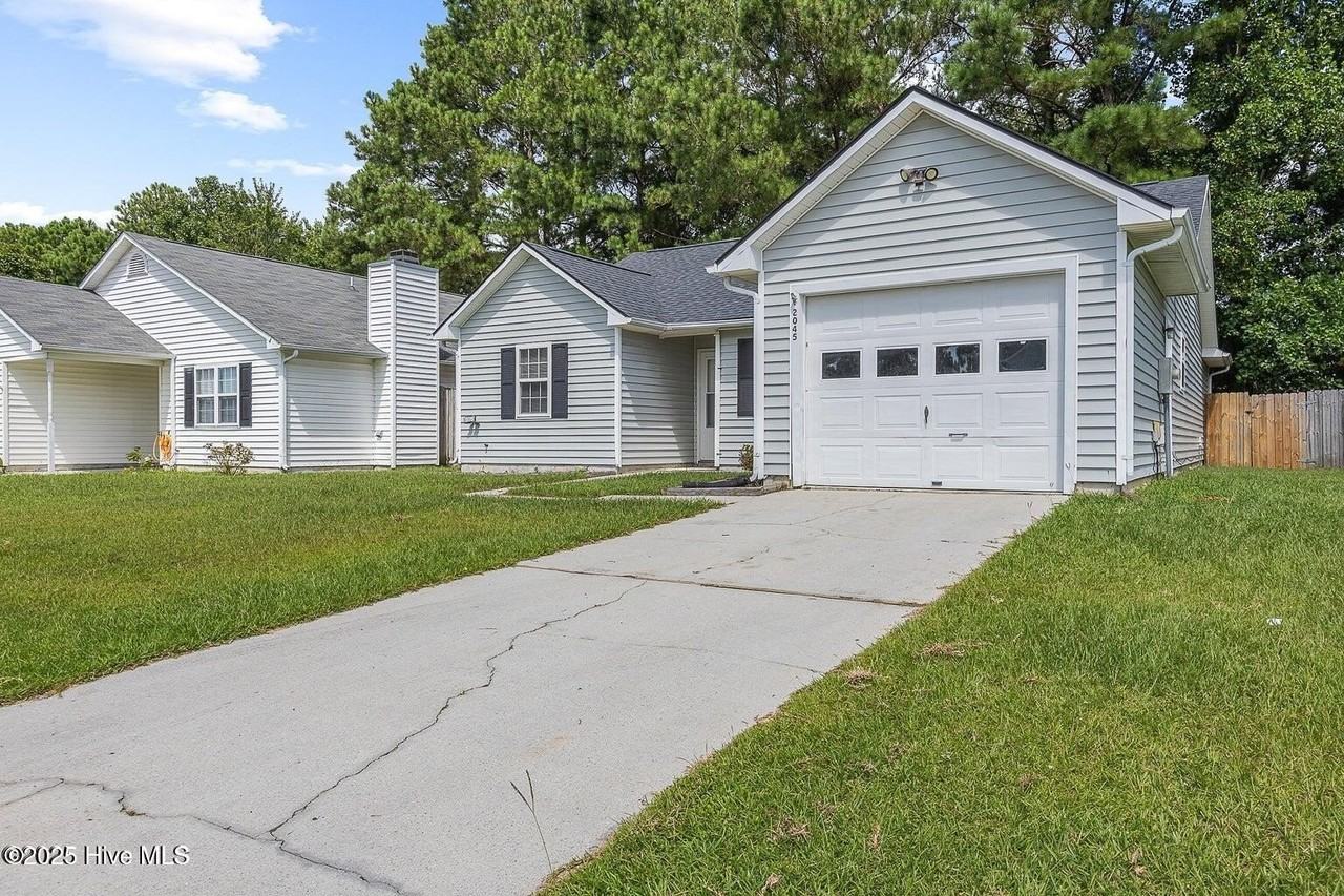 2045 Derby Run Rd - Photo 2 of 19