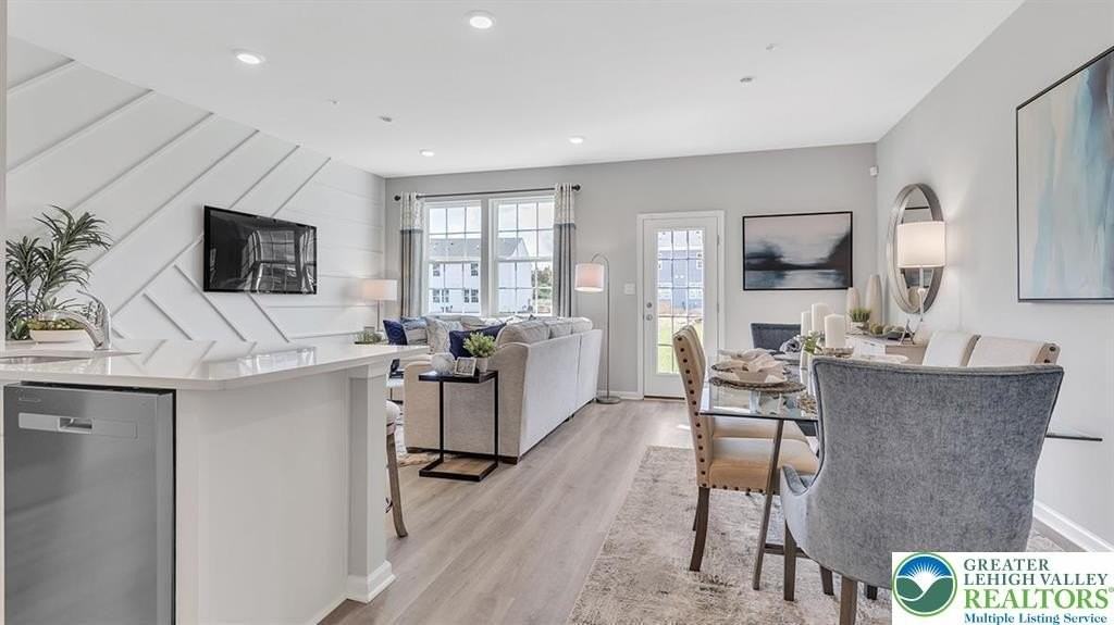 1253 Susan Circle - Photo 2 of 40